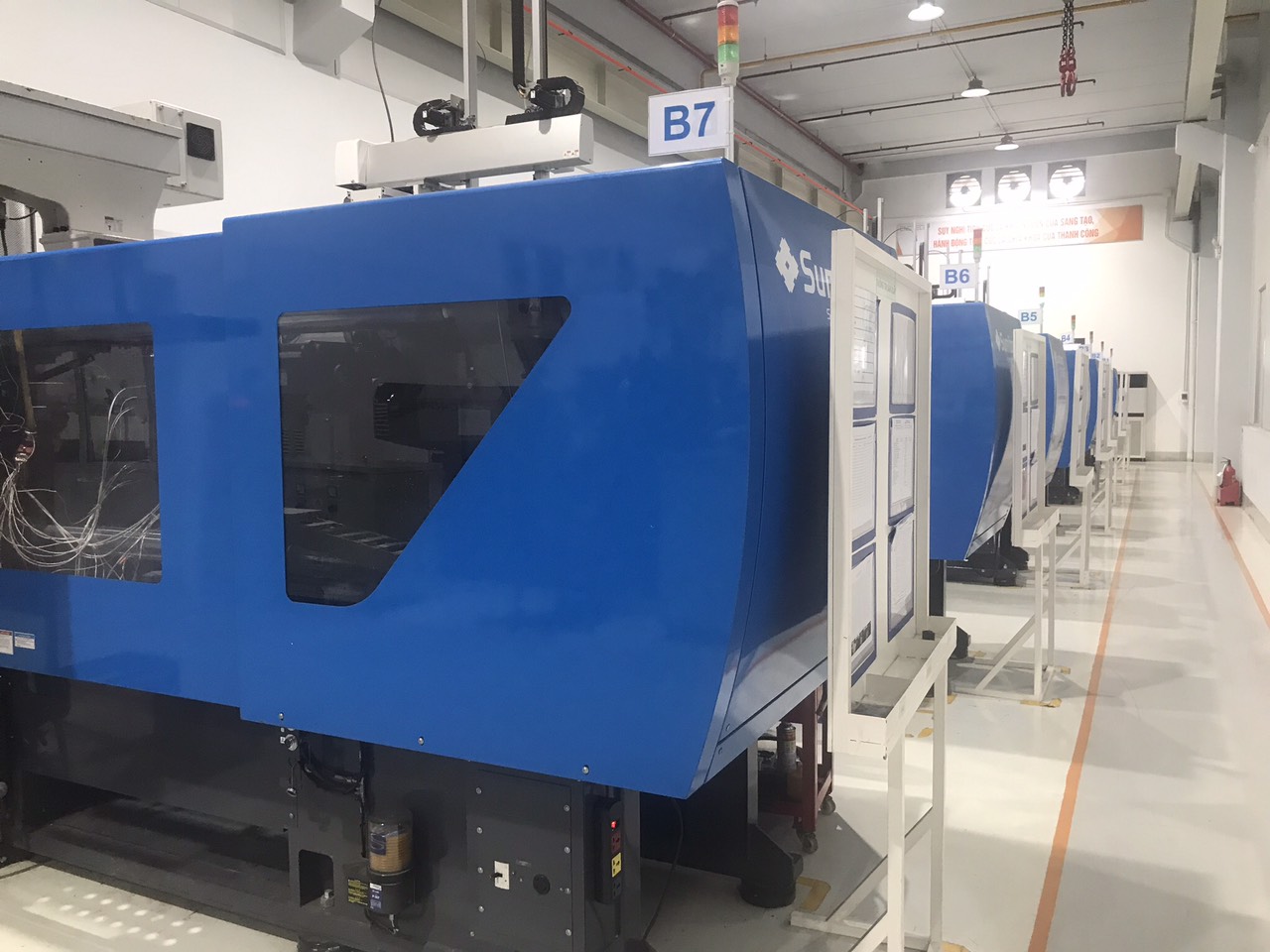 plastic injection machine (4).jpg